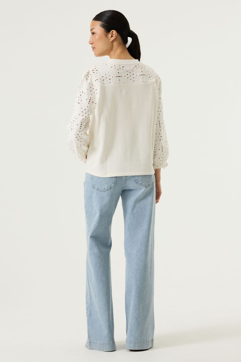 CHANDAIL FLEURS DISCRÈTES