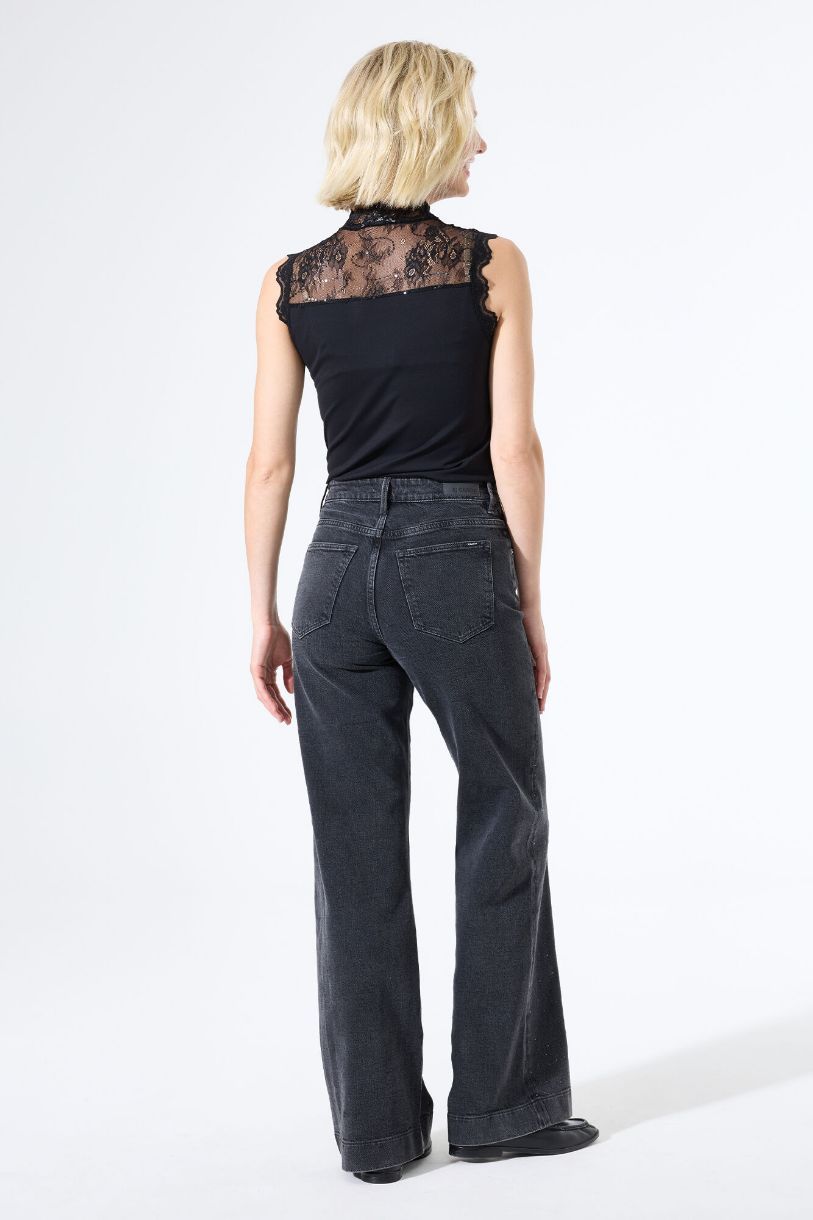 TOP CHIC FAIRE DANS LA DENTELLE