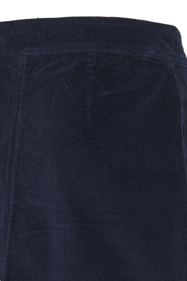 B. YOUNG JUPE BYDASIK A POCKET