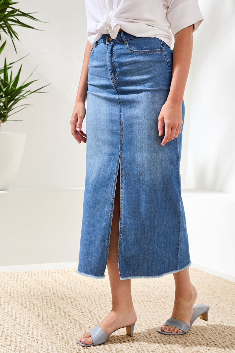 JUPE DE JEANS EN TOUTE LÉGÈRETÉ