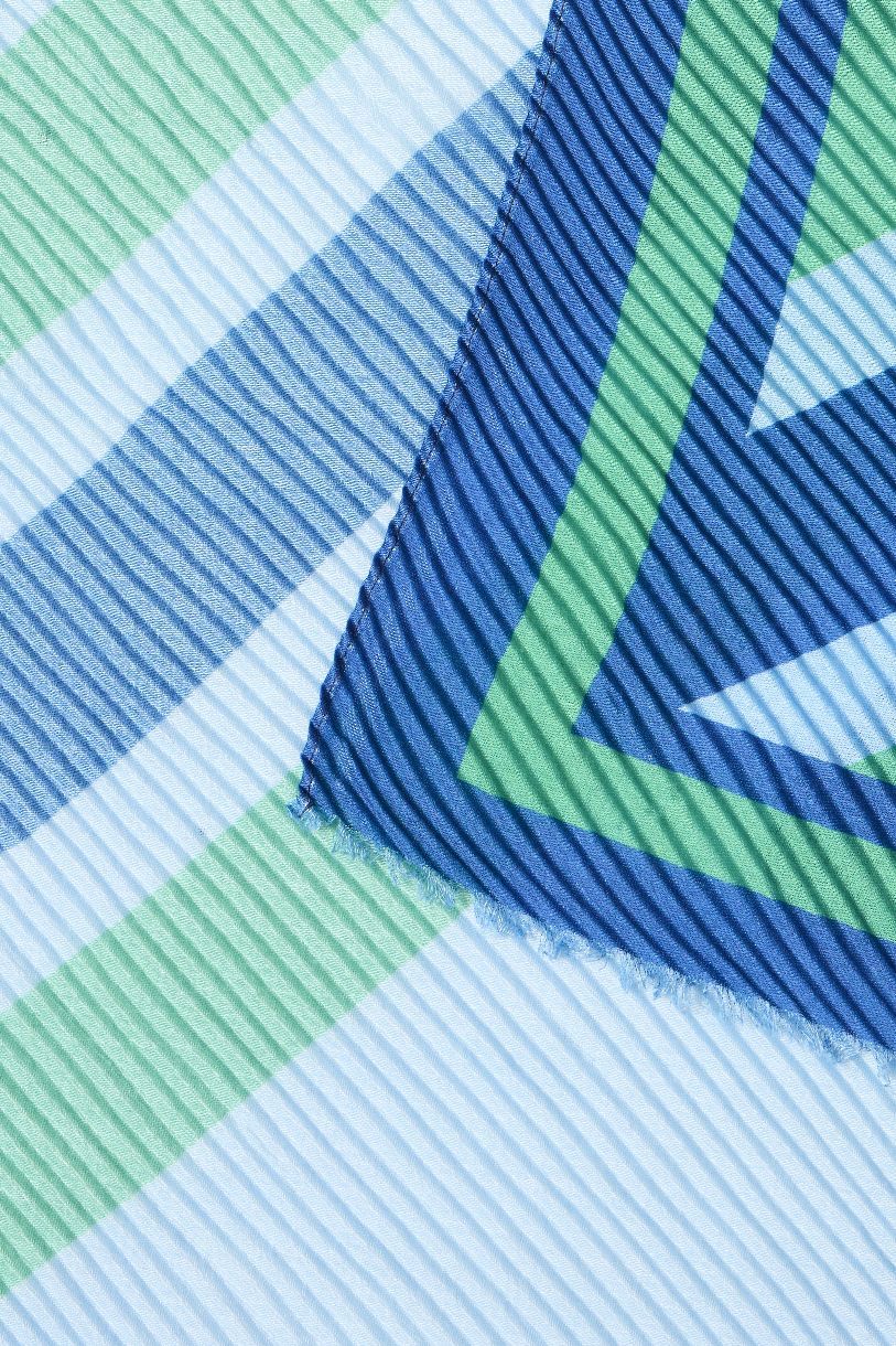 FOULARD PLISEA LE VOLUME