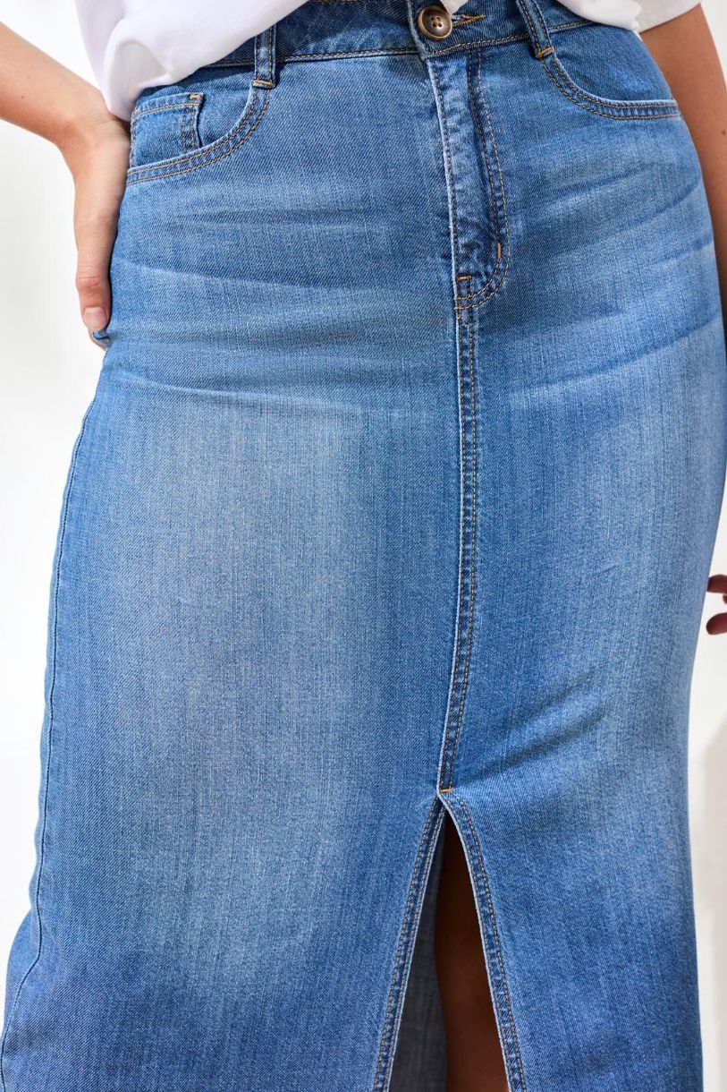JUPE DE JEANS EN TOUTE LÉGÈRETÉ