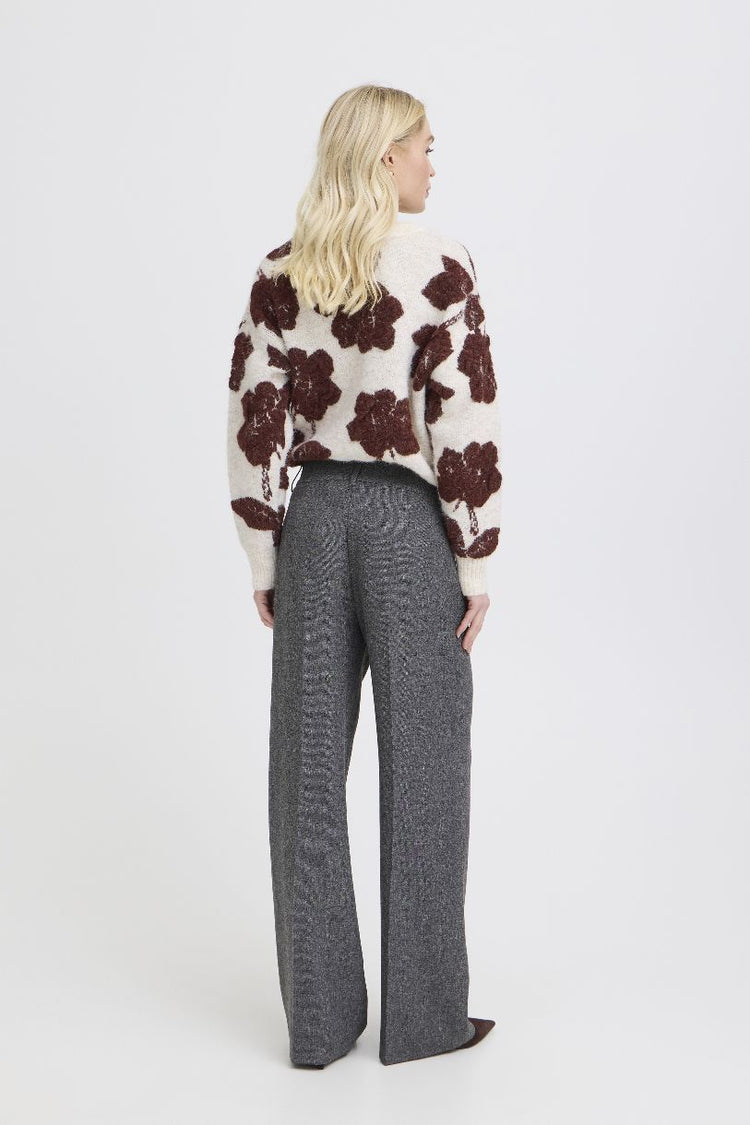 B. YOUNG PANTALON BYETONA SUIT