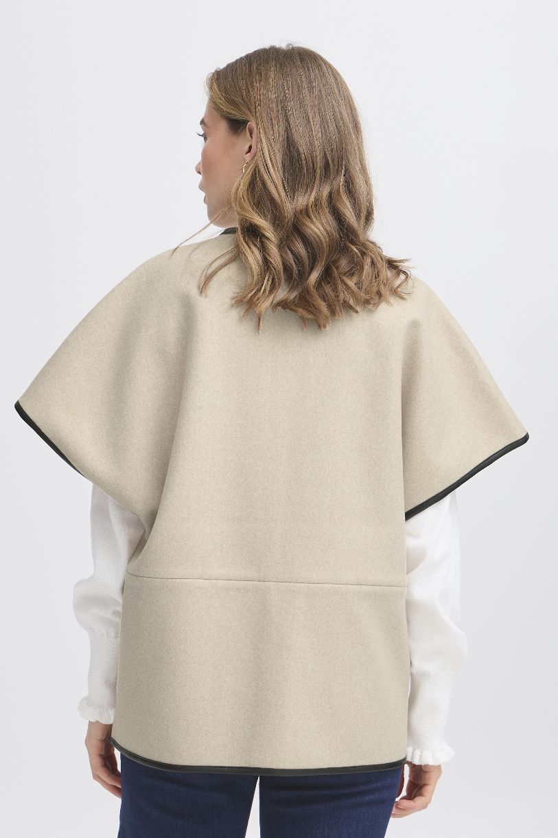 VESTE LA CAPE D'ELISABETH