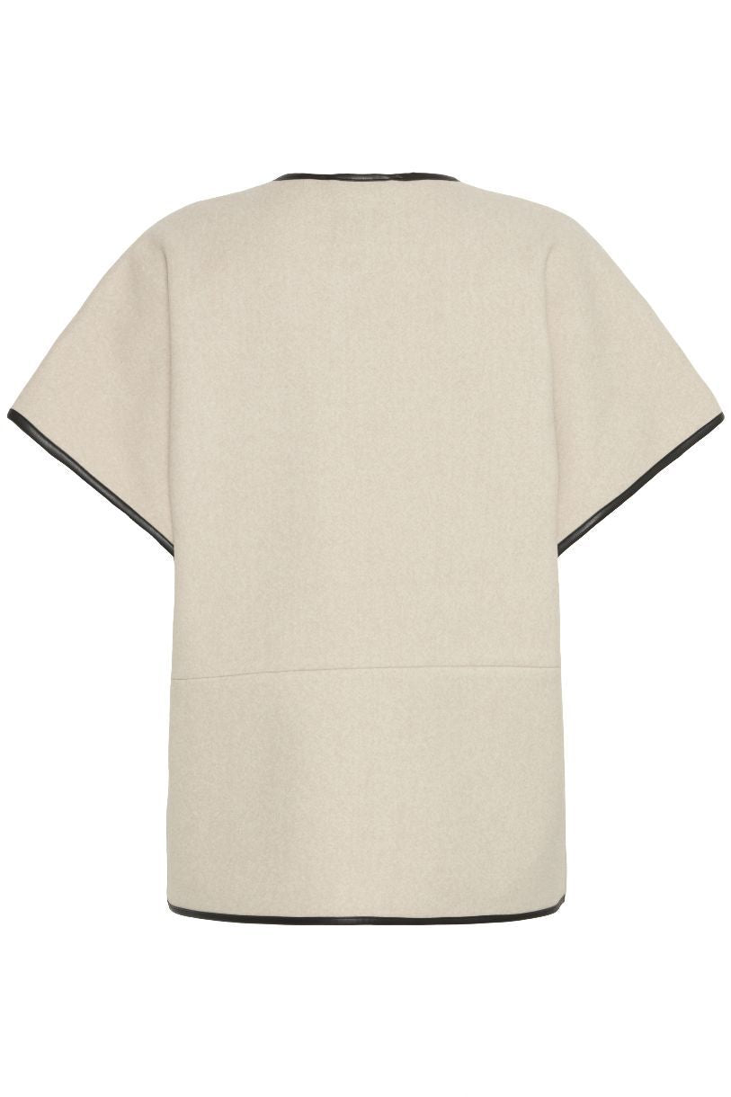 VESTE LA CAPE D'ELISABETH