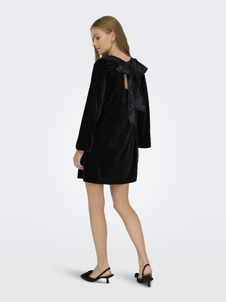 ROBE BOUCLE SUR FOND DE VELOURS