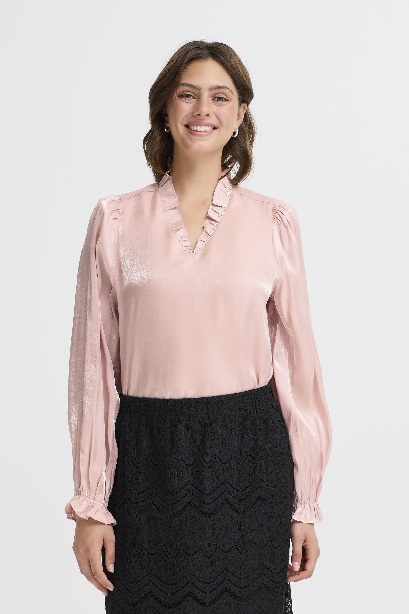 BLOUSE EN DÉLICATESSE AVEC YOLANDA