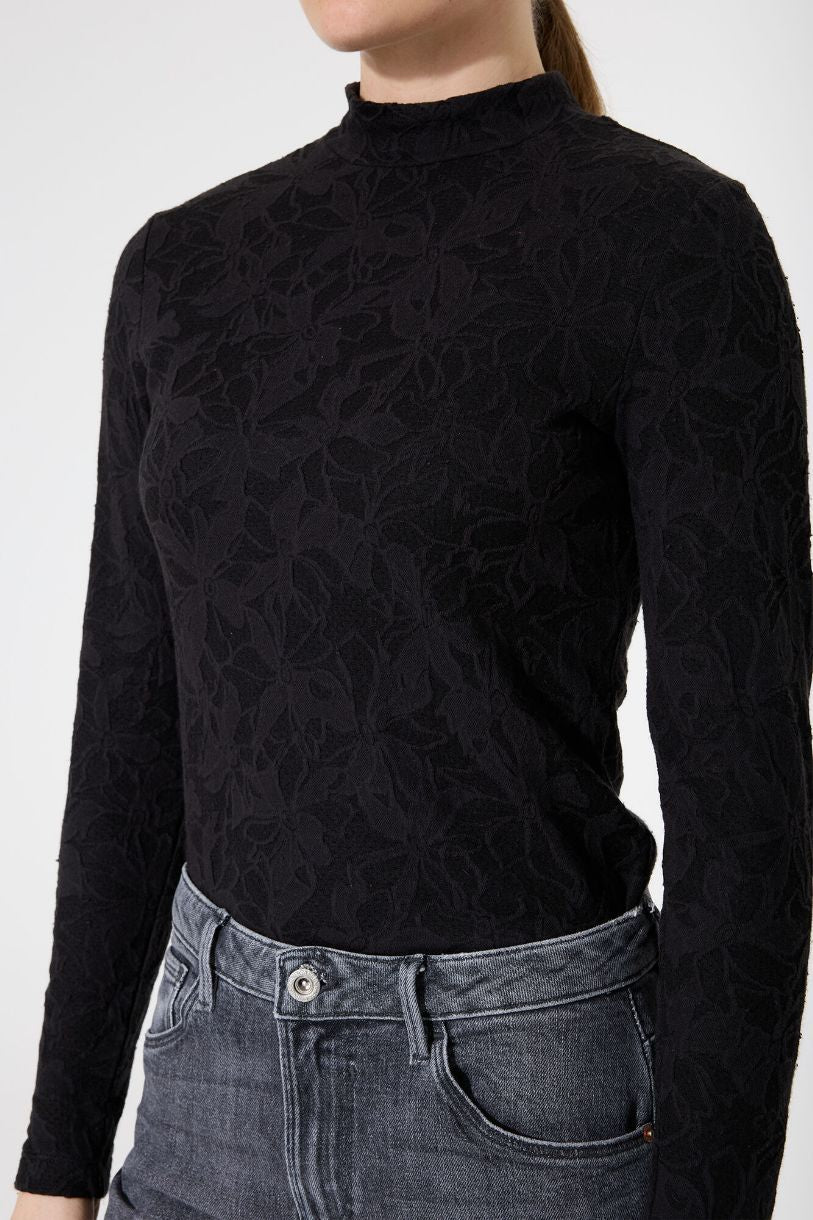 CHANDAIL LES FLEURS CACHÉES