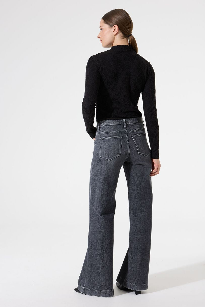 CHANDAIL LES FLEURS CACHÉES