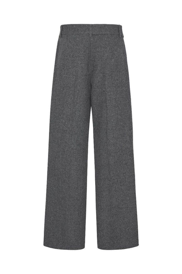 B. YOUNG PANTALON BYETONA SUIT