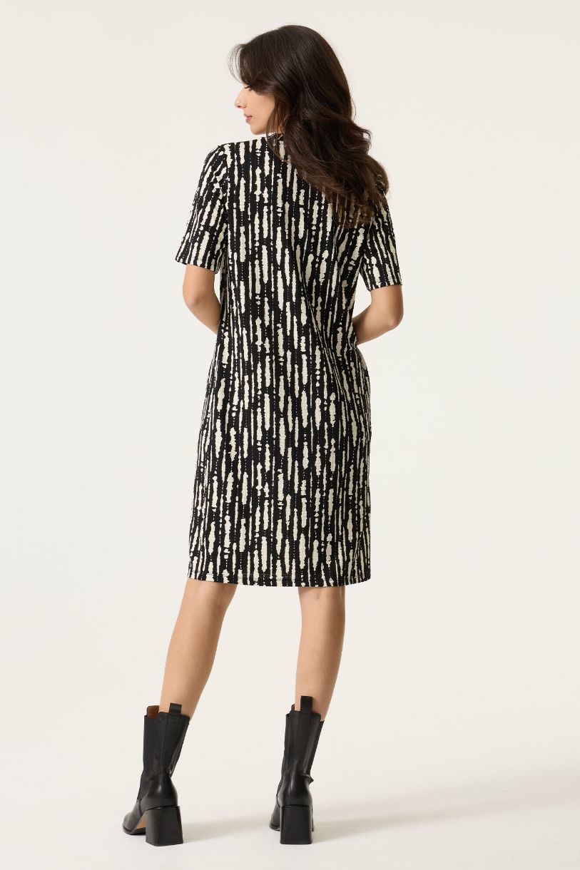 ROBE COURTE PLUIE INTENSE