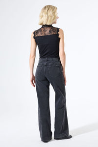 TOP CHIC FAIRE DANS LA DENTELLE