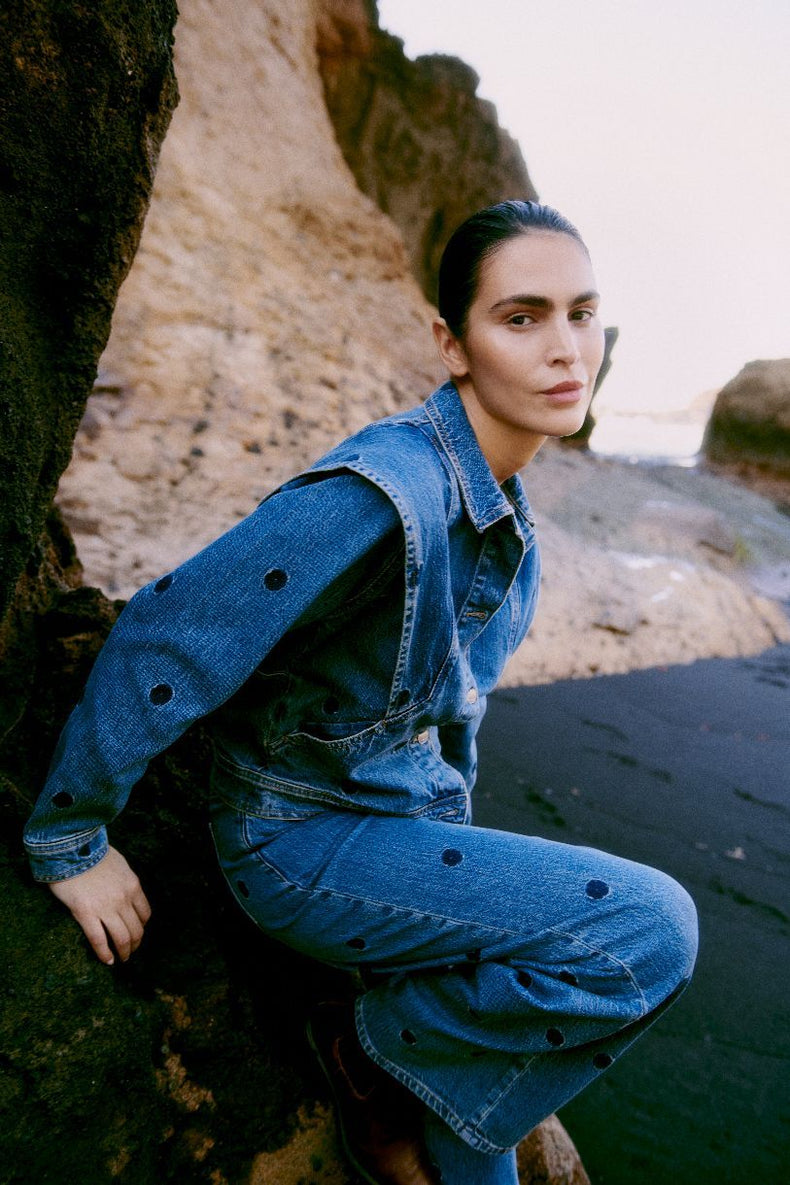 JEAN LARGE KENDA UNE FLEUR DISSIMULÉE