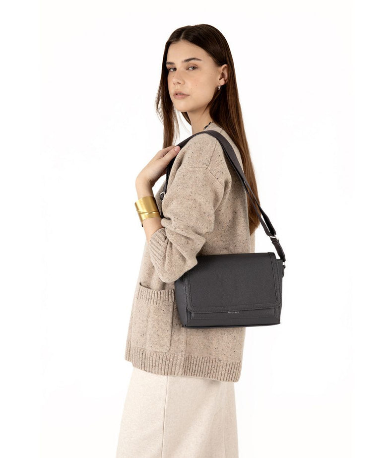MATT & NAT BOURSE SUNNY GRAIN