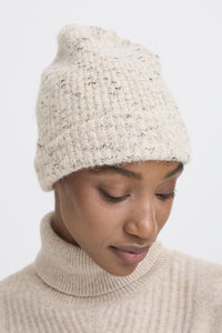 TUQUE LIINA EST TOUTE MÉLANGÉE