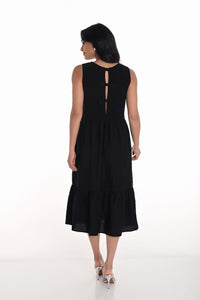 ROBE LONGUE LA SÉDUISANTE JEUNE FEMME