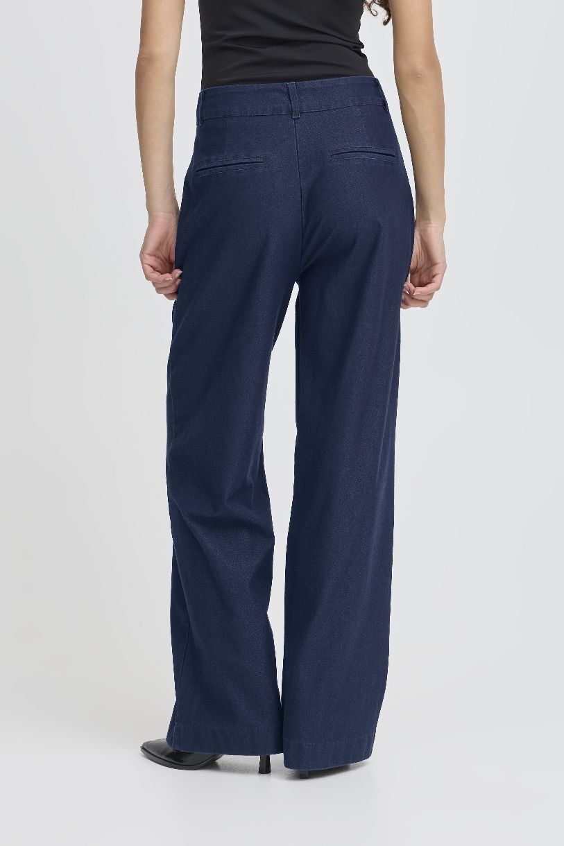 LE JEANS-PANTALON DE KATE