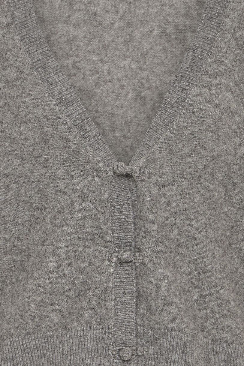 CARDIGAN DASILA À L'ÉCOLE PRIVÉE