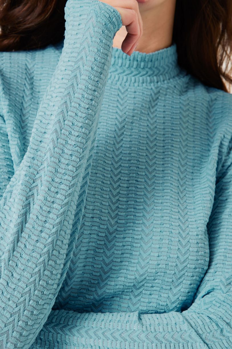 CHANDAIL UN LOOK SIMPLE ET EFFICACE