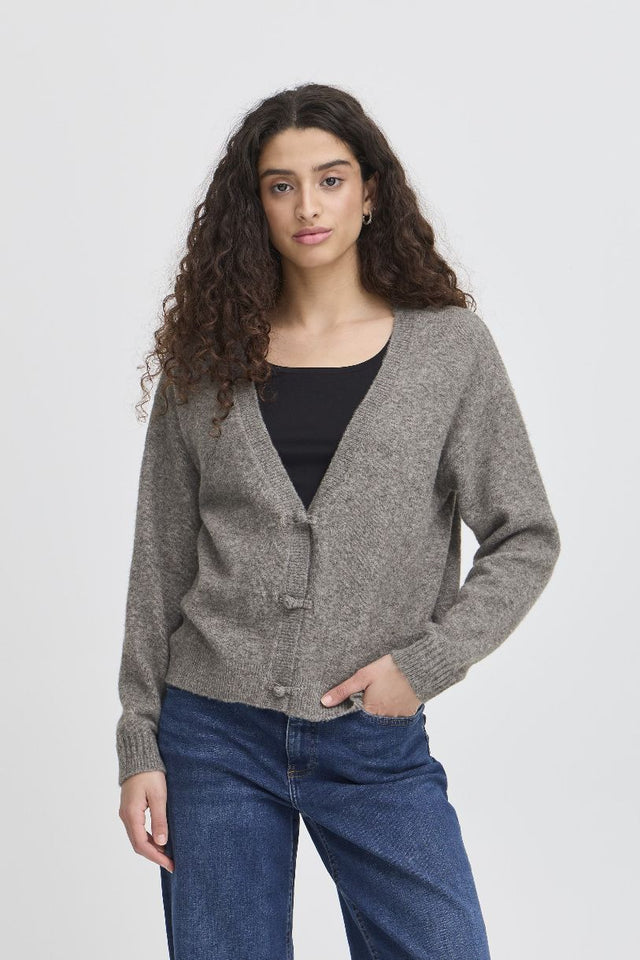 CARDIGAN DASILA À L'ÉCOLE PRIVÉE