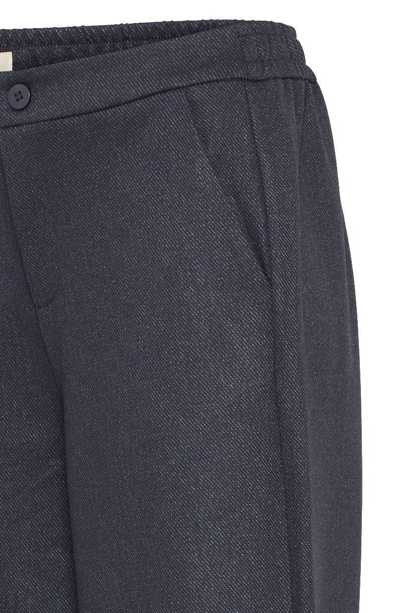 PANTALON LARGE ZARINA AU BUREAU
