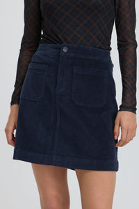 B. YOUNG JUPE BYDASIK A POCKET