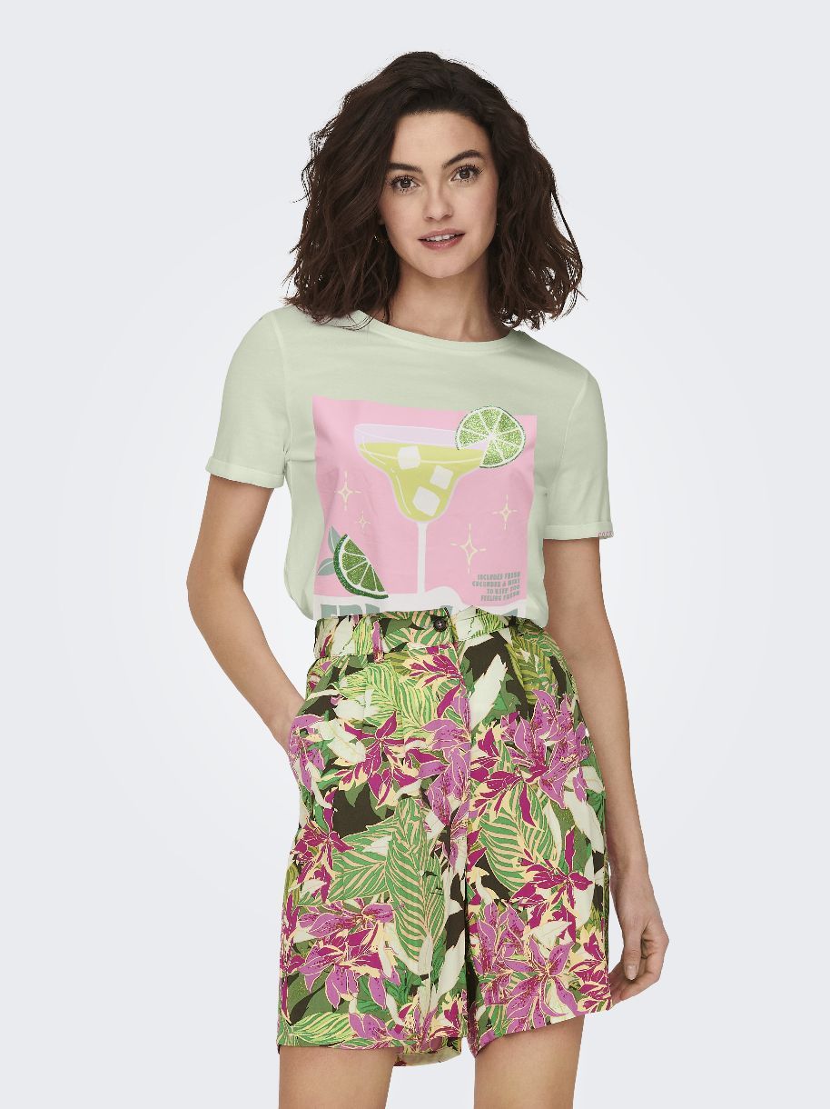 T-SHIRT KITA SUR UNE TERRASSE