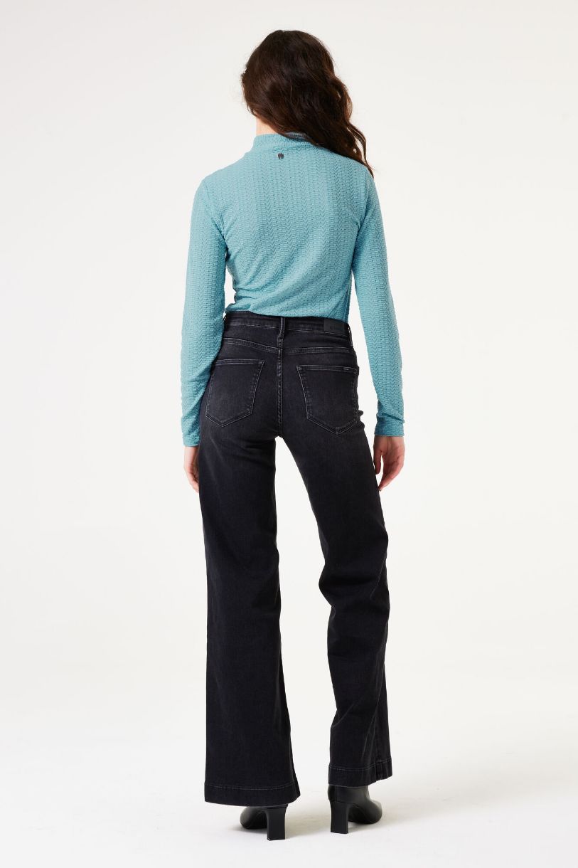 CHANDAIL UN LOOK SIMPLE ET EFFICACE