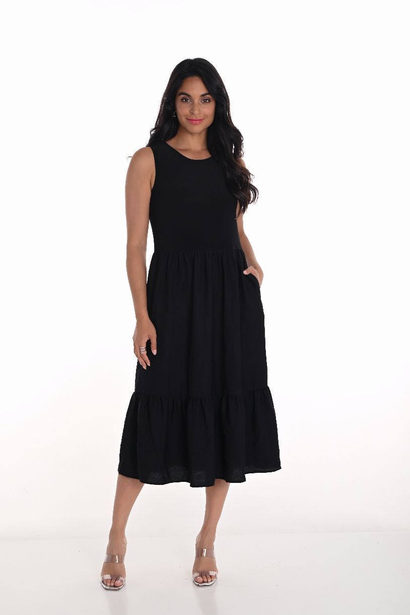 ROBE LONGUE LA SÉDUISANTE JEUNE FEMME