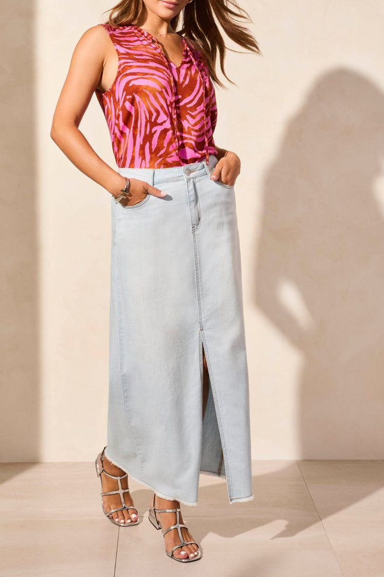 JUPE DE JEANS EN TOUTE LÉGÈRETÉ