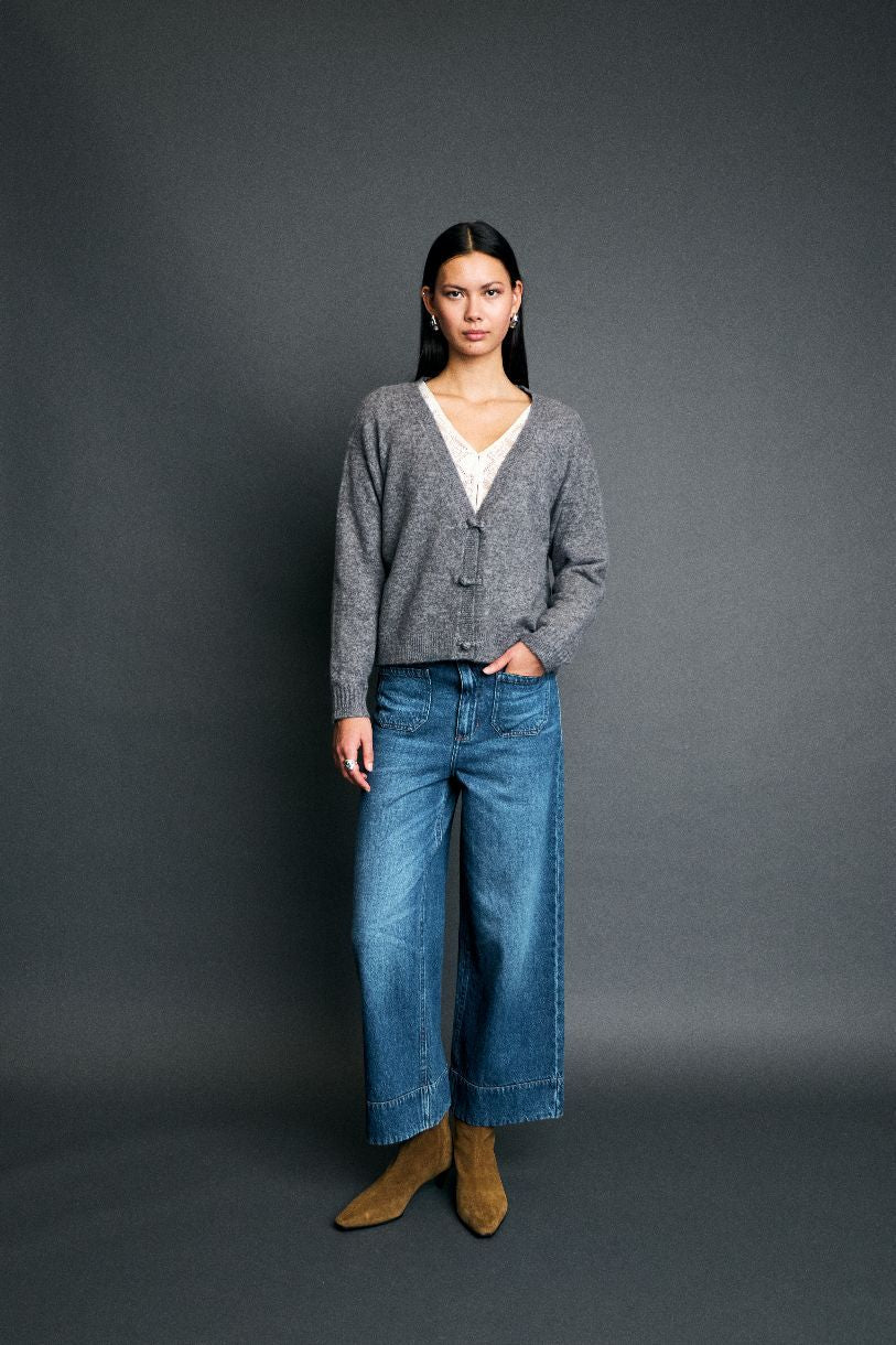 CARDIGAN DASILA À L'ÉCOLE PRIVÉE