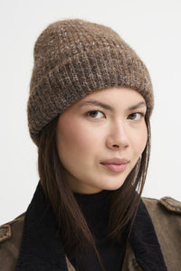 TUQUE LIINA EST TOUTE MÉLANGÉE