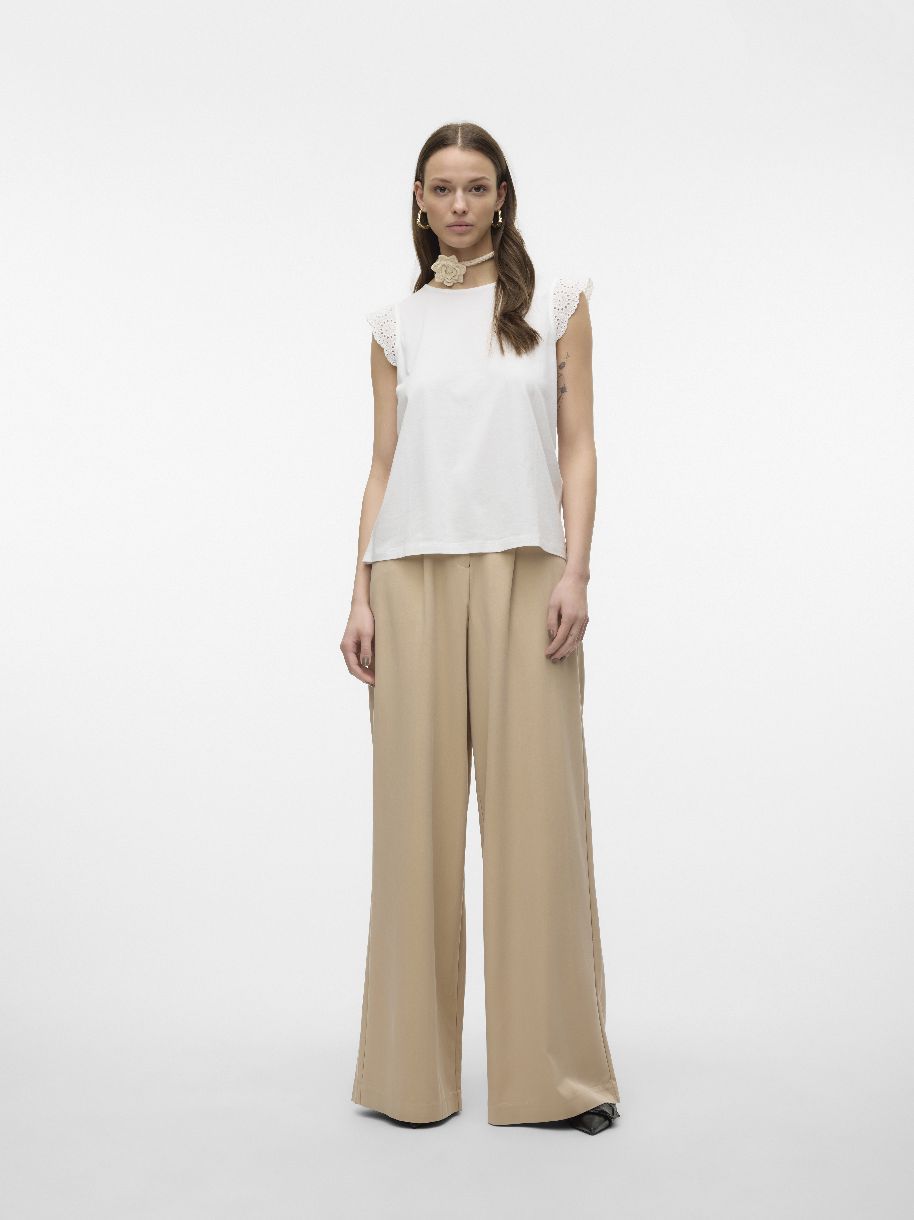 TOP EMILY JUSTE ASSEZ