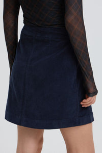 B. YOUNG JUPE BYDASIK A POCKET