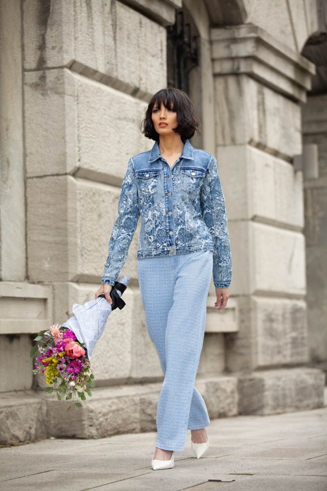 JACKET DE JEANS PORTER UNE OEUVRE D'ART