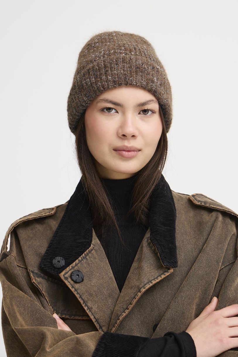 TUQUE LIINA EST TOUTE MÉLANGÉE