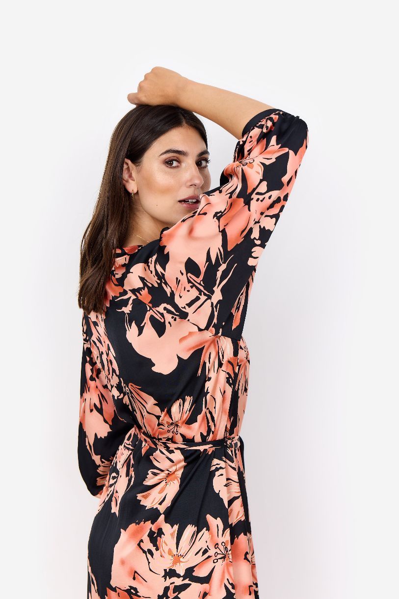ROBE LONGUE FORCE D'ATTRACTION
