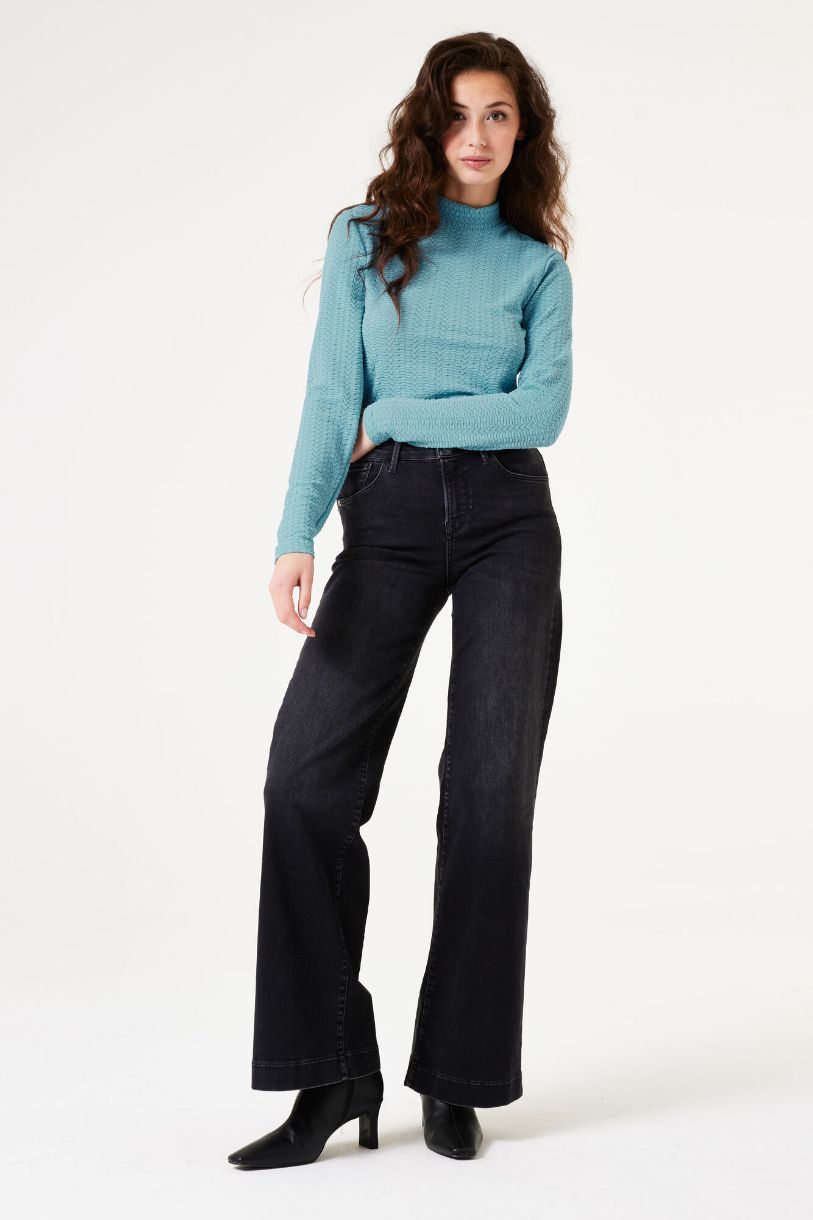 CHANDAIL UN LOOK SIMPLE ET EFFICACE