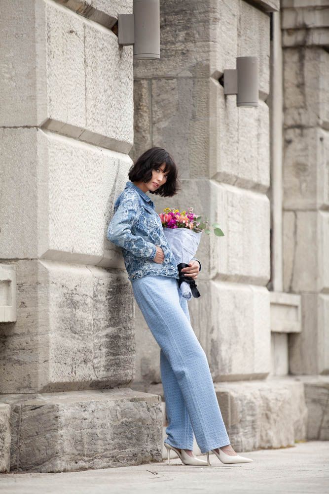 JACKET DE JEANS PORTER UNE OEUVRE D'ART