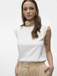 TOP EMILY JUSTE ASSEZ